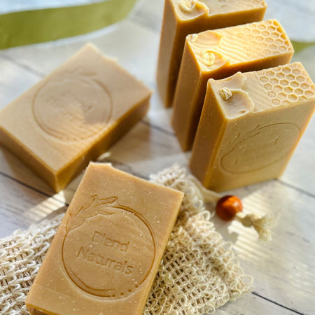 Goatsmilk, Oats and Honey | Handcrafted Natural Soap Bar