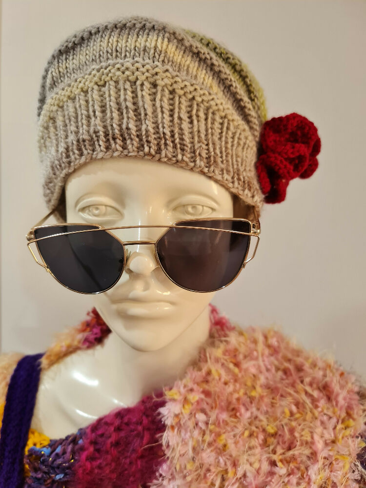 CLOCHE HAT dove grey with red flower (2)