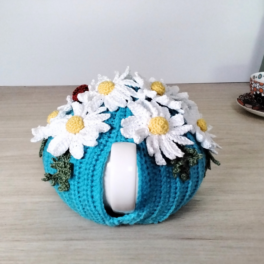 Daisies-and-ladybird-medium-teacosy-back-Australian-made-watch-the-birdy-crochet