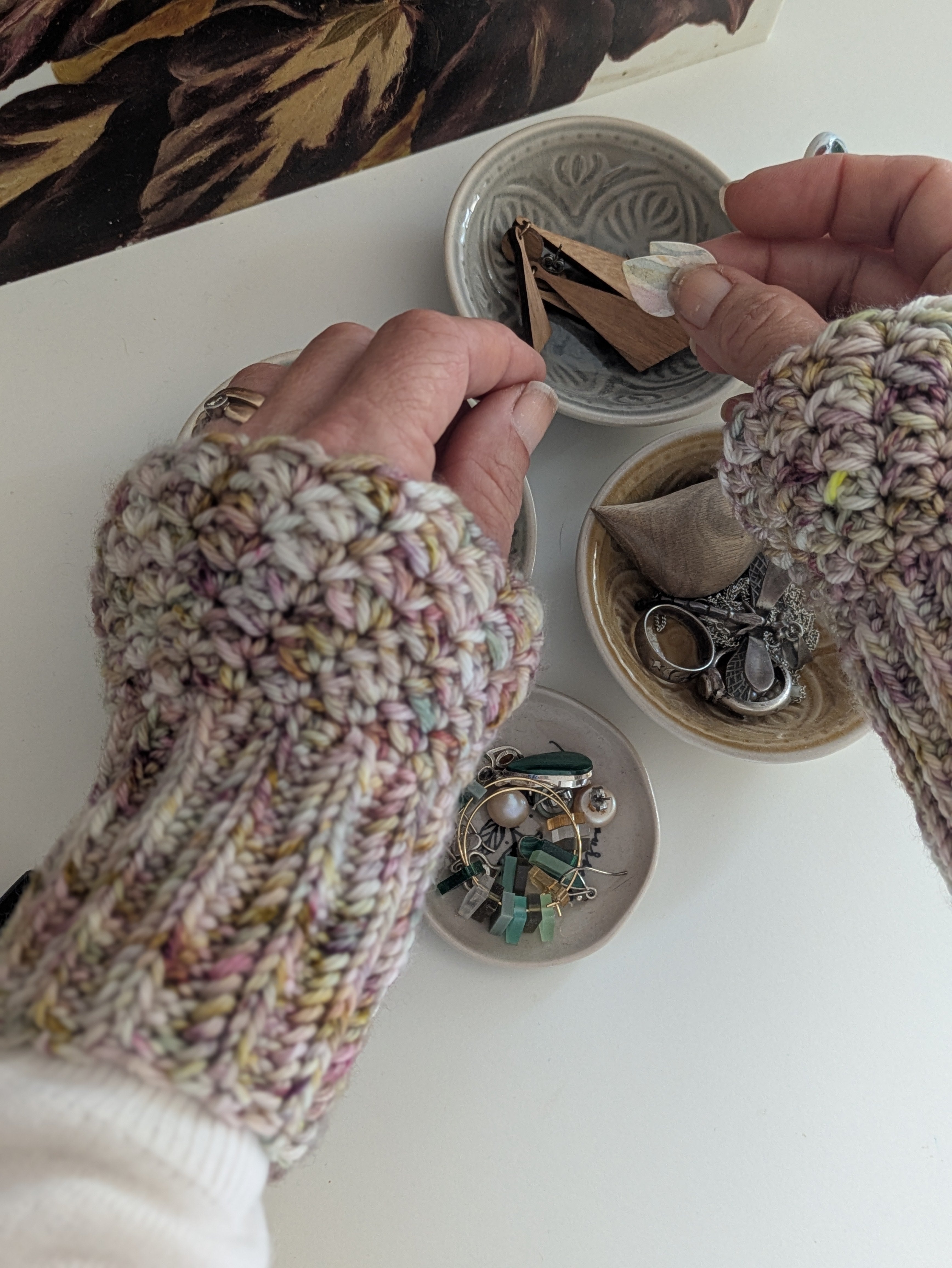 Ruffly Wrist Warmers Crochet Handwarmers Fingerless Gloves