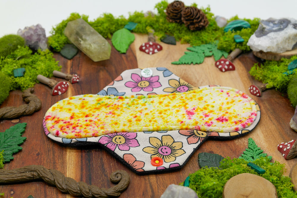 dig the flow reusables reusable cloth pad australian handmade yellow confetti soft bamboo velour colourful happy daisies unique one-of-a-kind versodile moonrise menstrual health