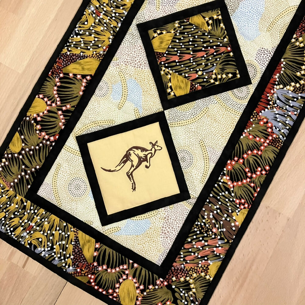 table-runner-handmade-Australian-native-kangaroo_10