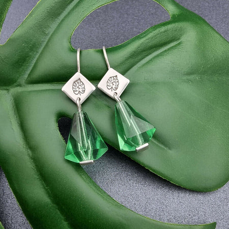 JUNGLE DREAMS – Monstera Glass earrings