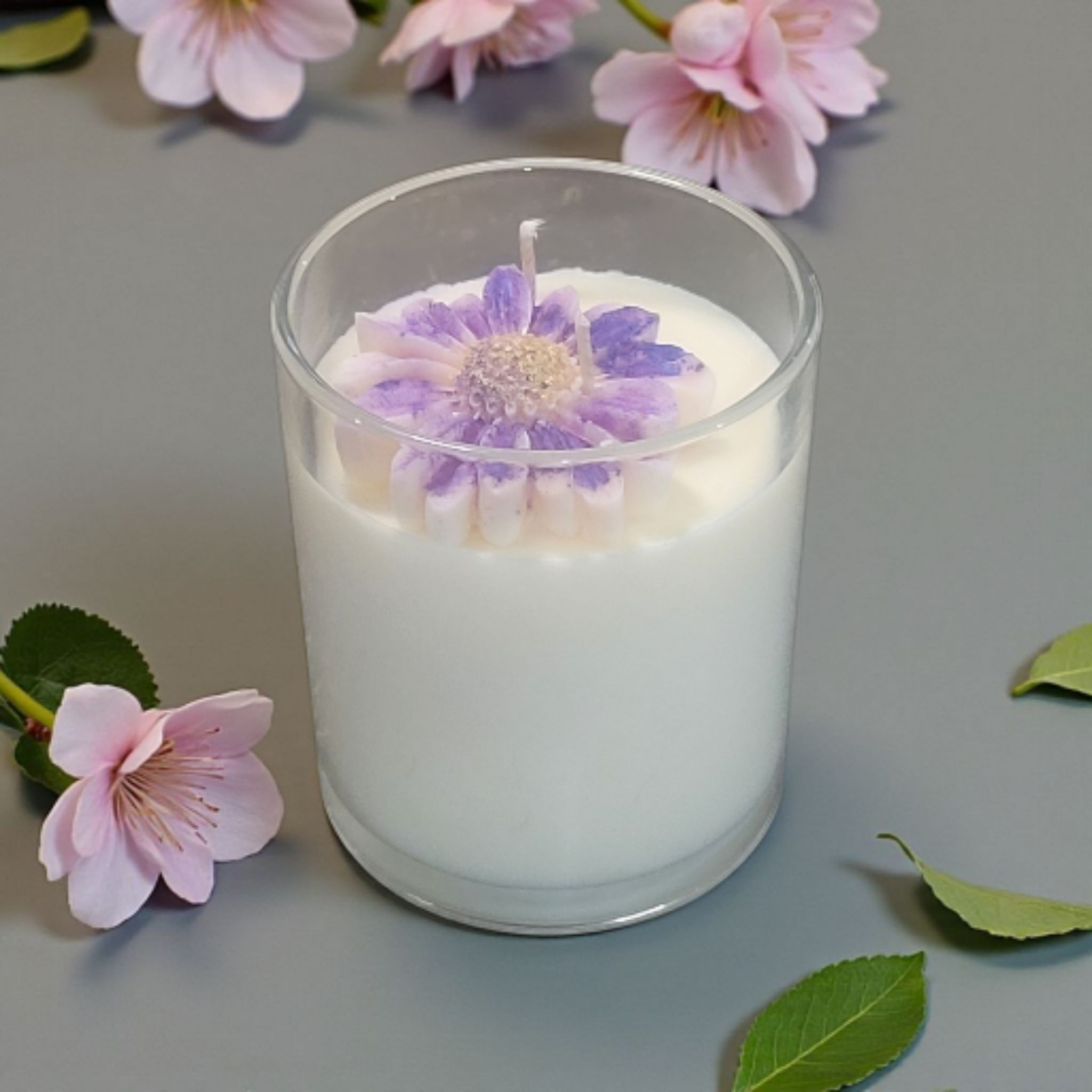 Scented Soy Daisy Candle 300 Grams