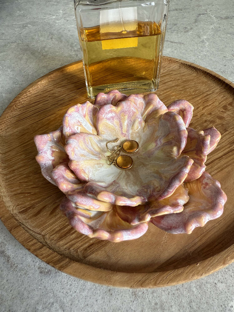 Australian-Ceramic-Pottery-Artist-Ana-Ceramica-Home-Decor-Ornaments-&-Accents-Handmade-Porcelain-Petal-Tealight-Gift-Set-Mothers-Day-Handmade-Candle-Holder-6-Crystal-Tealights-Trinket-Dish