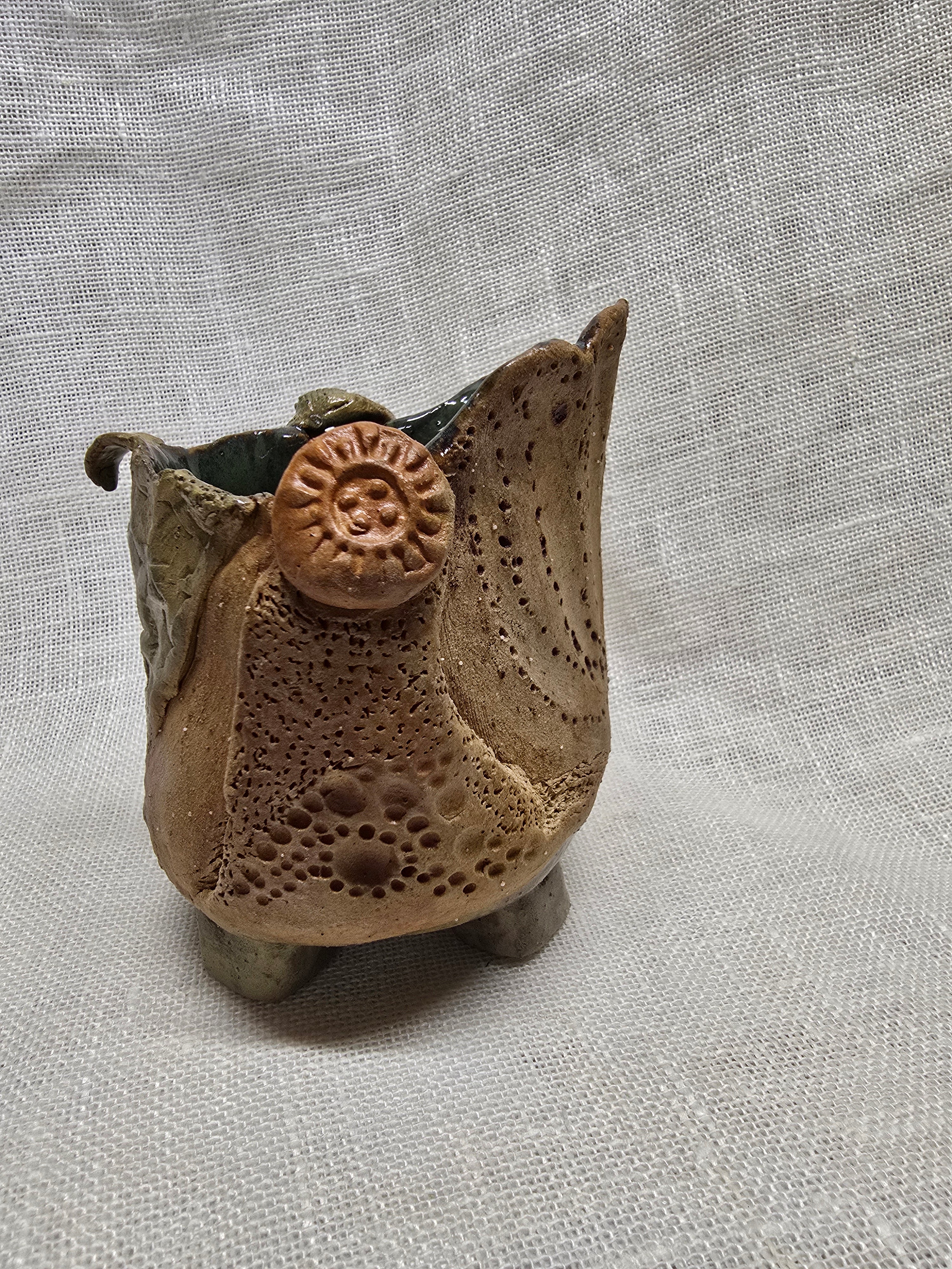 The Witch's cauldron condiment dish