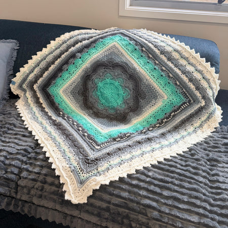 #051 Lap Size Blanket