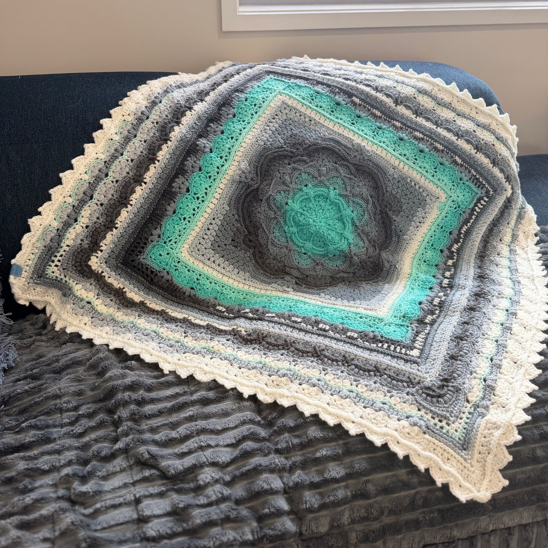 #051 Lap Size Blanket