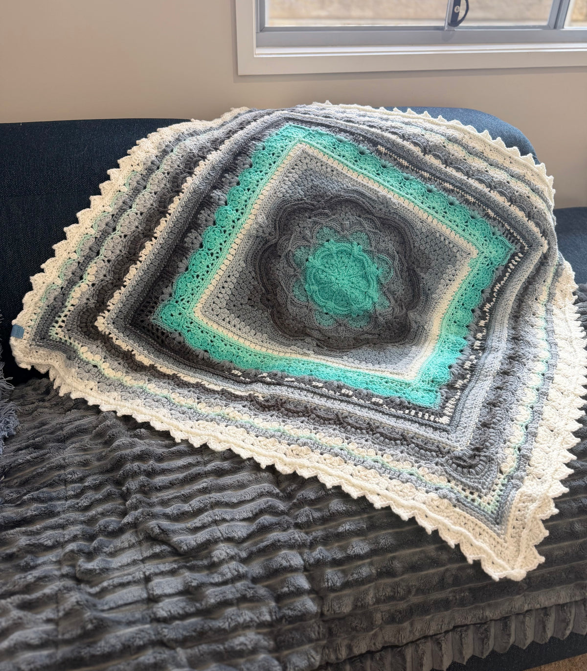 #051 Lap Size Blanket