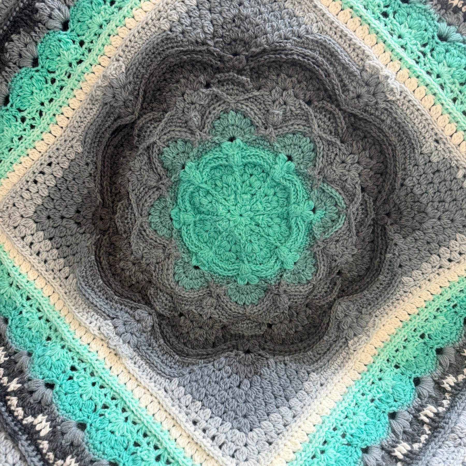 #051 Lap Size Blanket