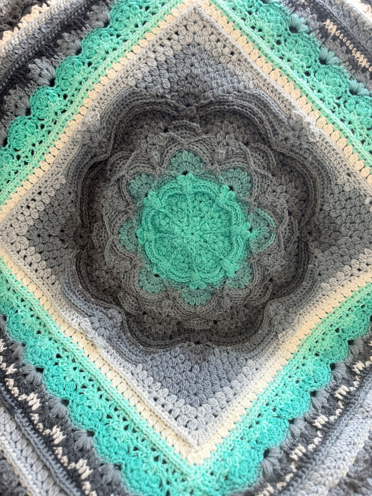 #051 Lap Size Blanket