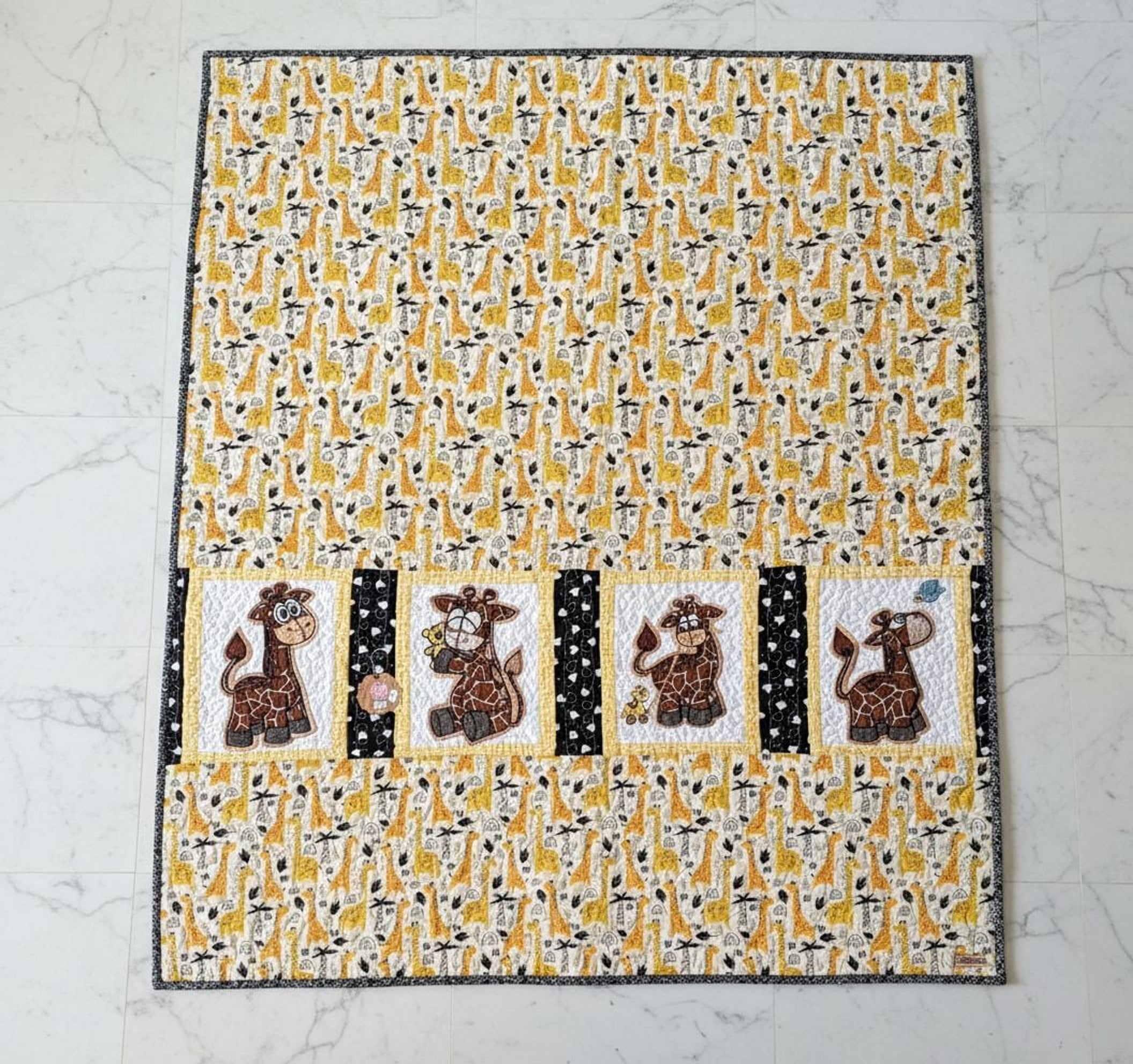 Giraffes Can't Dance Quilt Set