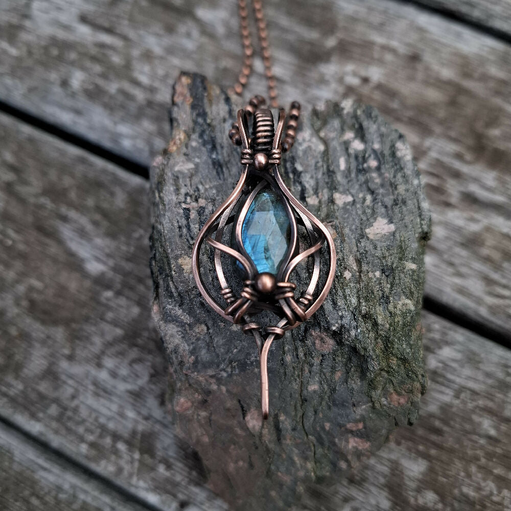 Blue Faceted Labradorite Doublet in Copper with chain