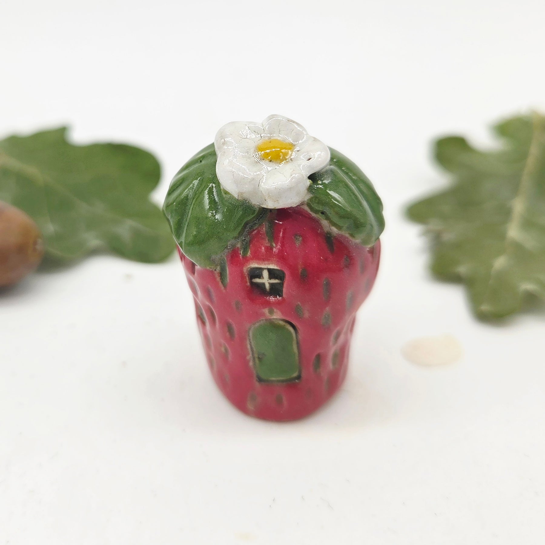 Strawberry Tiny Cottage - Green Door