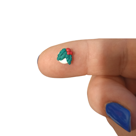 Holly stud earrings