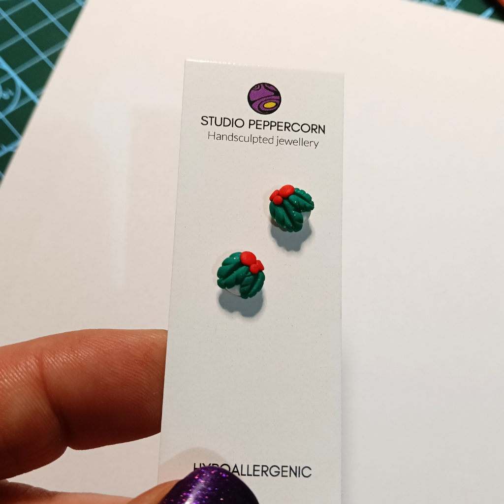 Holly stud earrings