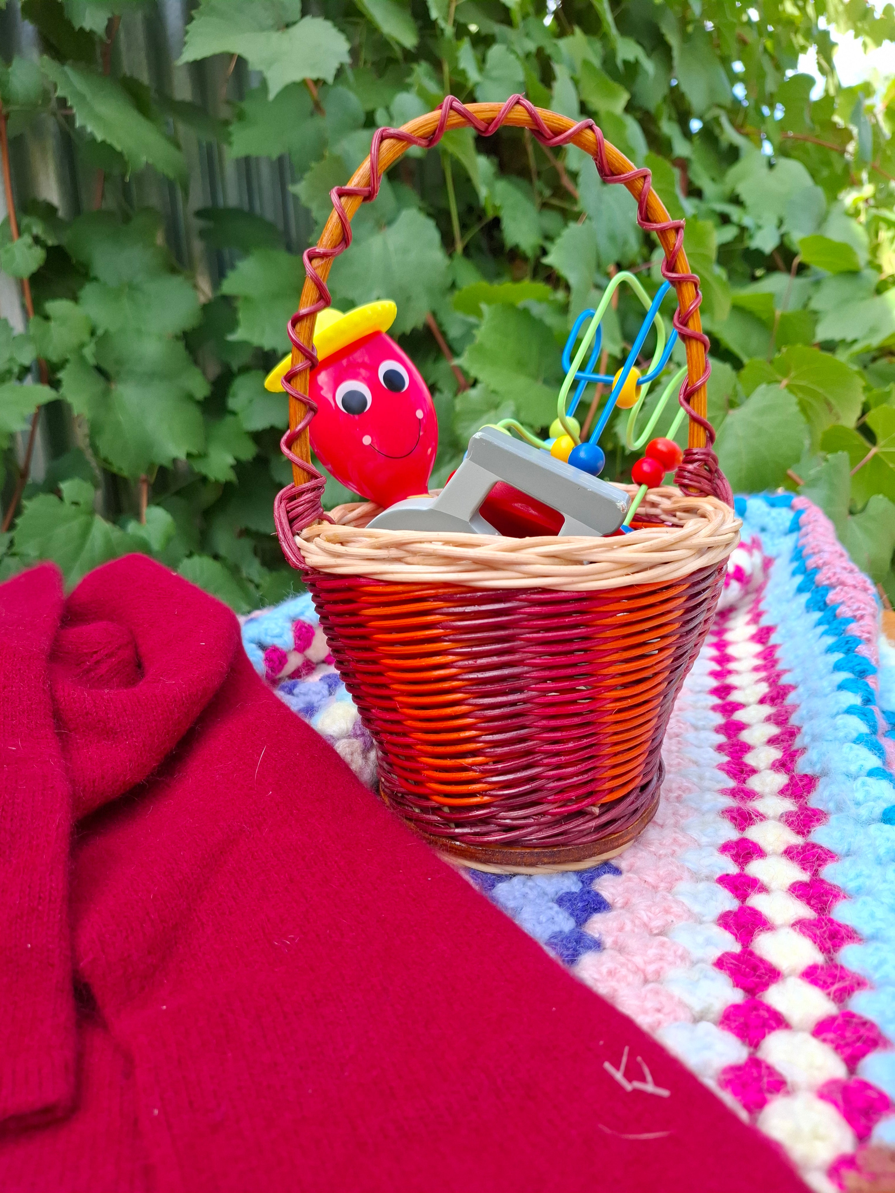 Basket children toys play gifts entertainment birthday easter