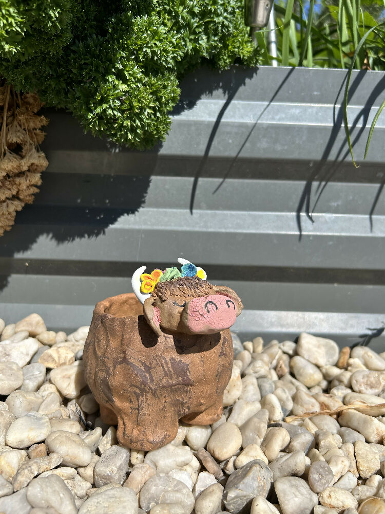 Brown Cow Planter With Flower Crown 3