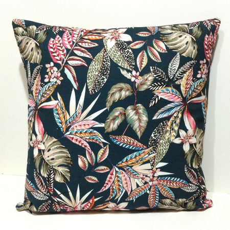 Green floral cushion cover: Classic design