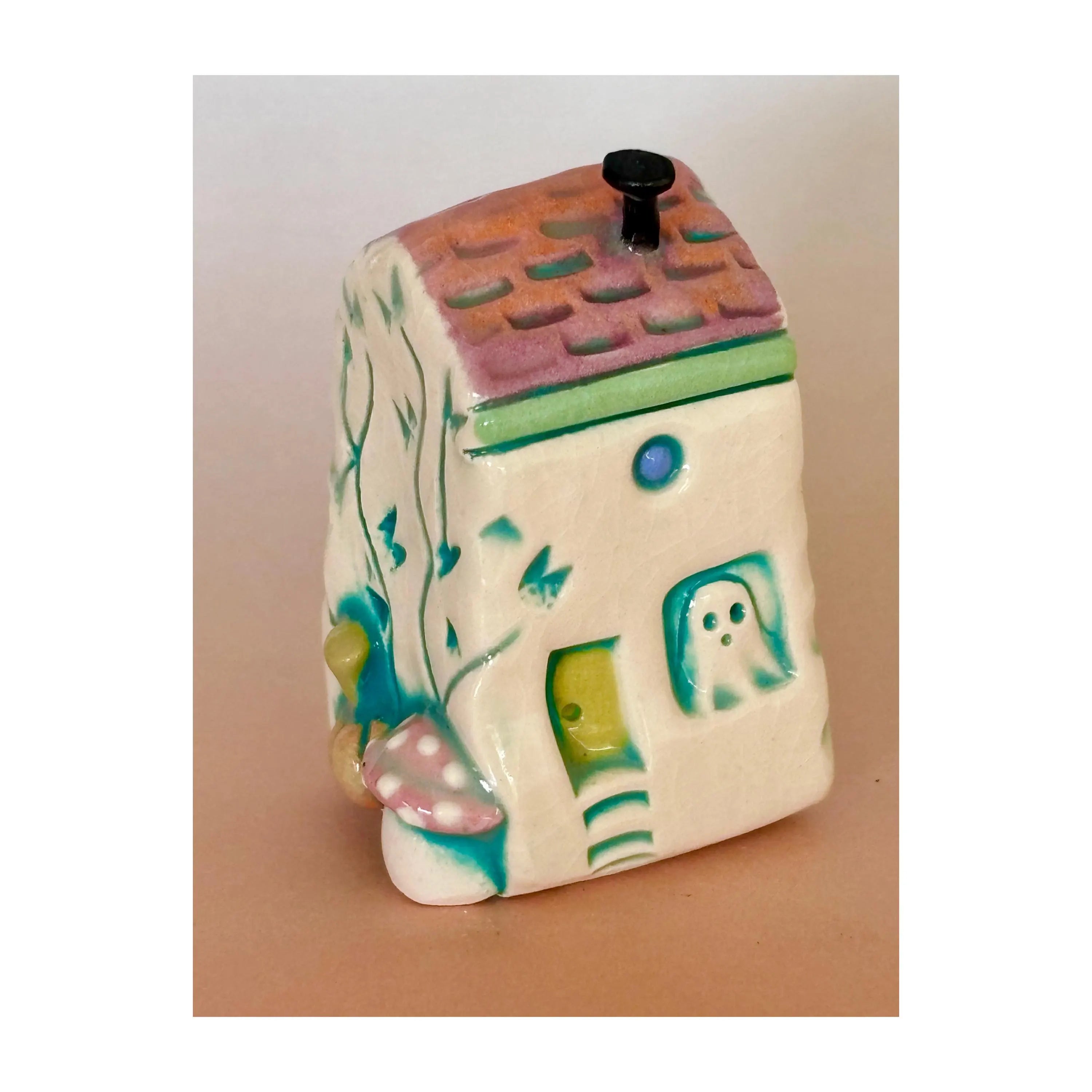 Spooky Mini Ceramic Haunted House 001