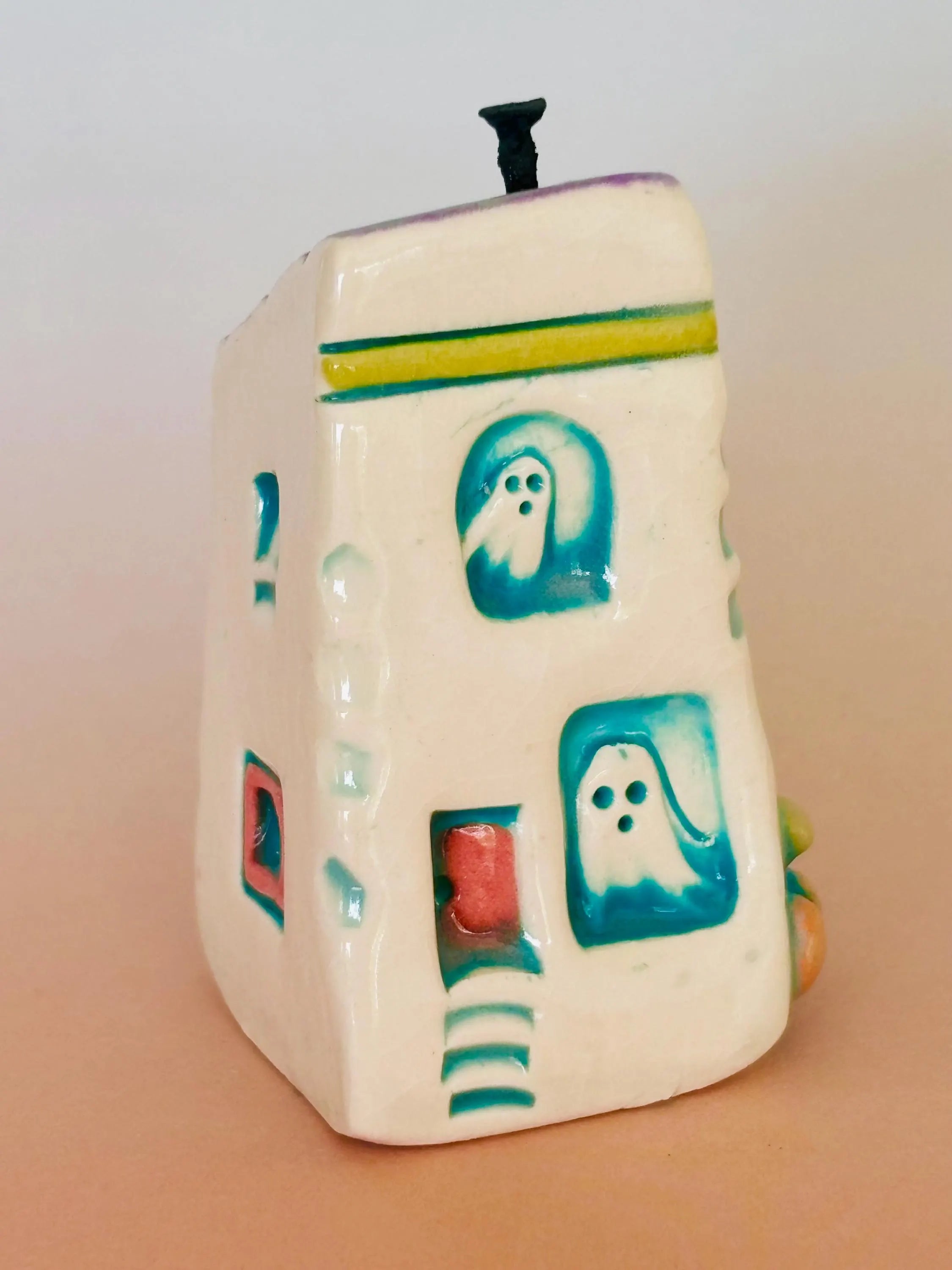 Spooky Mini Ceramic Haunted House 003