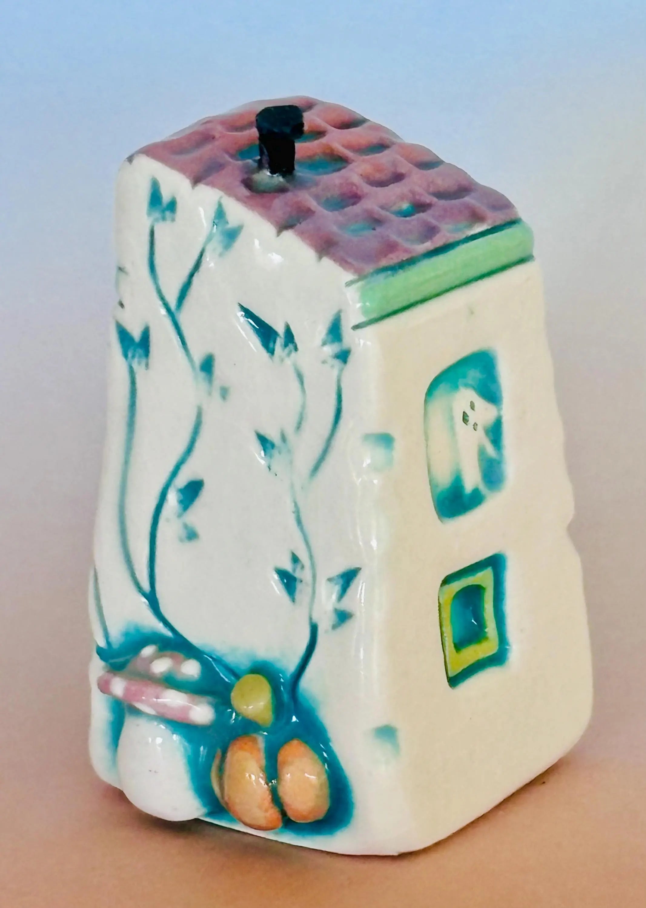 Spooky Mini Ceramic Haunted House 005