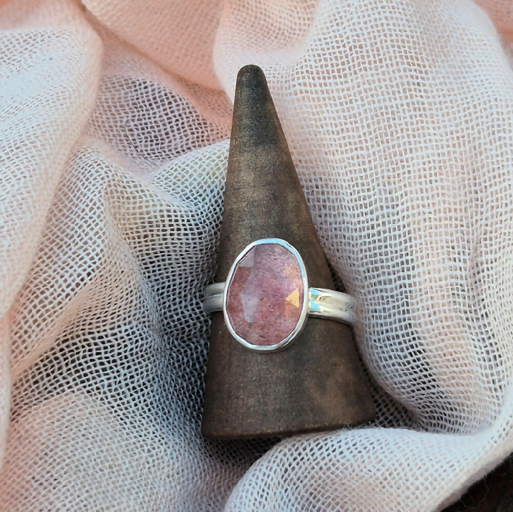 Strawberry Quartz Ring Double Band MI4
