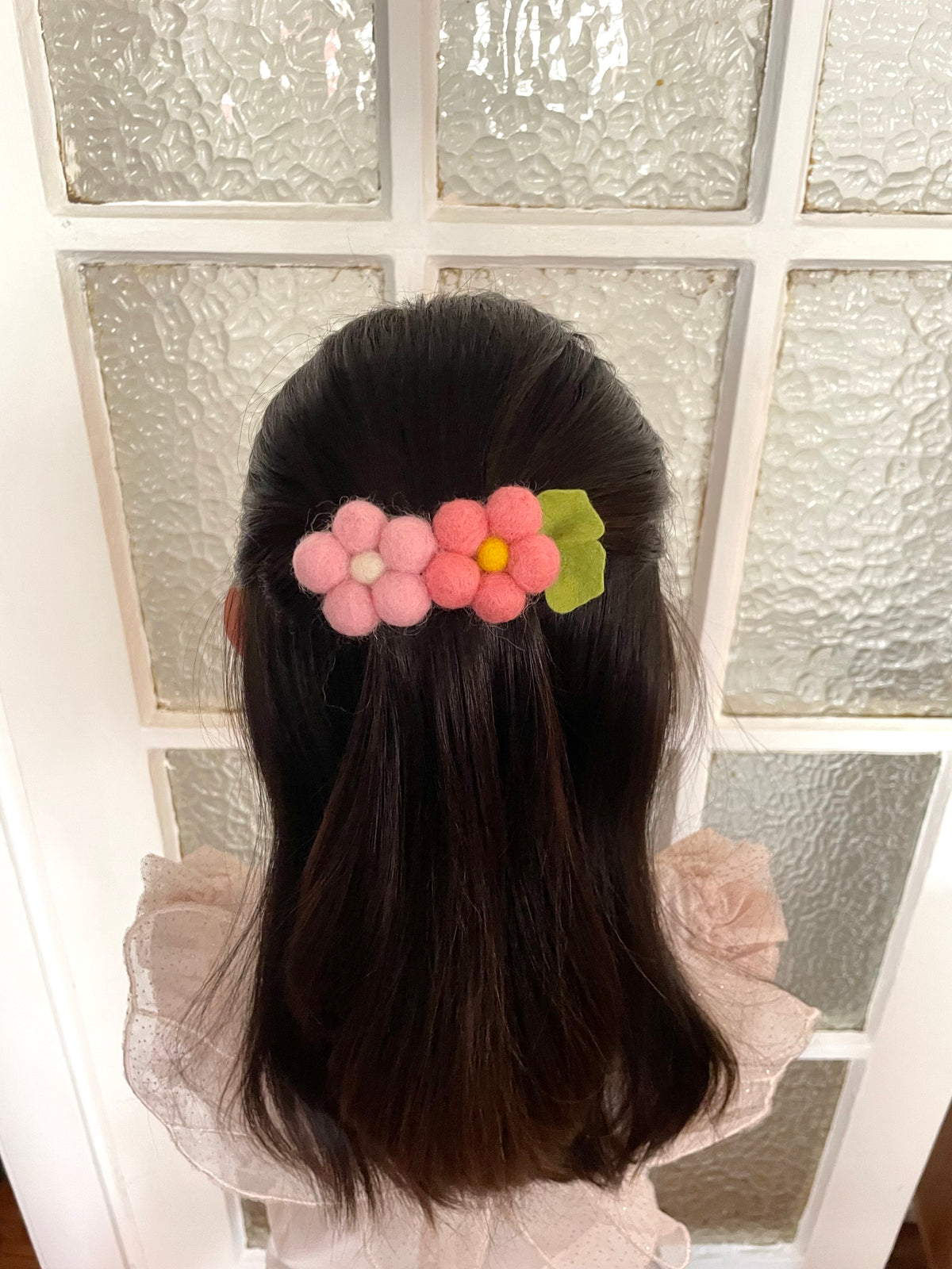 Pom Pom daisies barrette clip