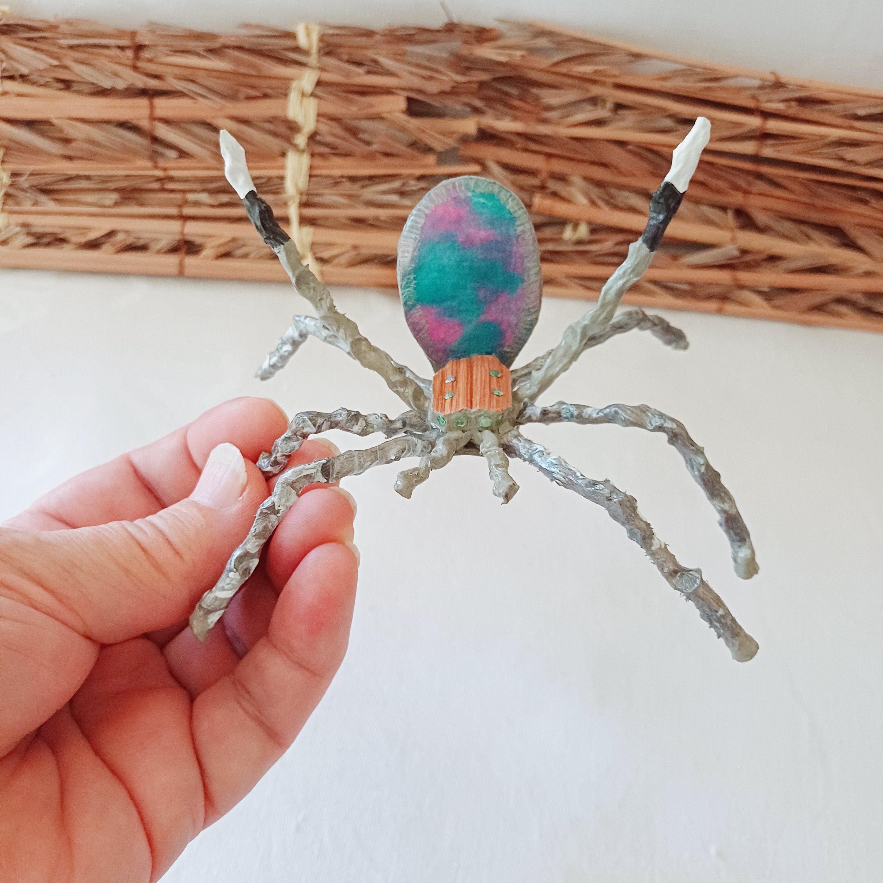 Dancing Spider figurine, palm leaf, small gift, Kantakoru