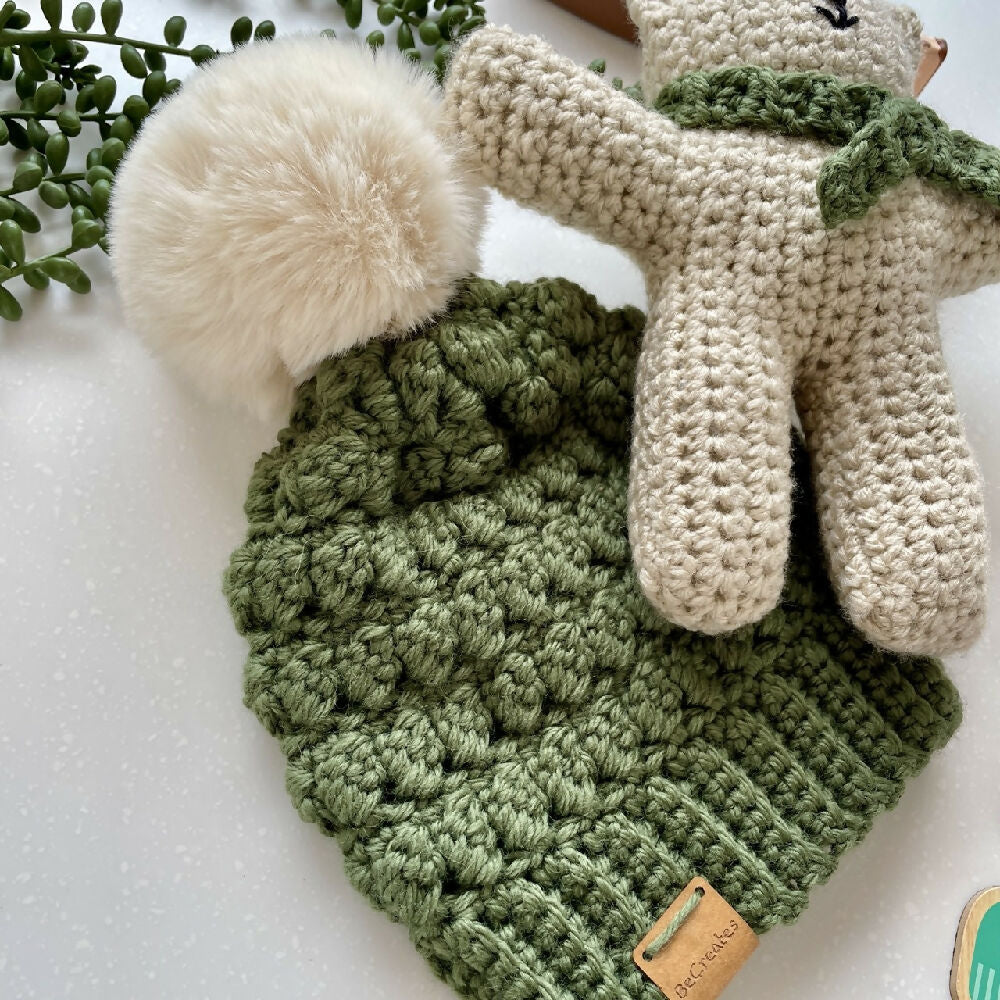 Handmade-newborn-baby-bundle-gift-set_Sage-green-beanie-teddy-bear_IMG_5033 Large