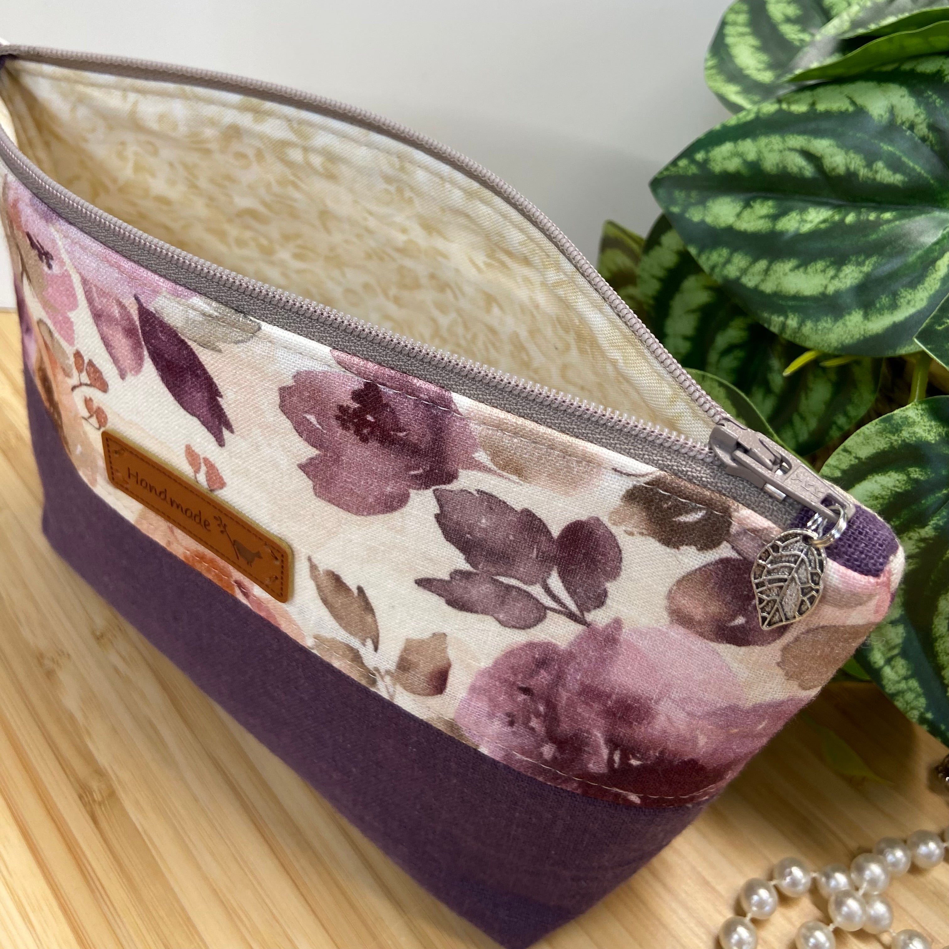 Two-Tone Slub Cotton & Linen Blend Zipper Pouch