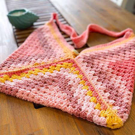 #083 Grannie Square Triangle Bag