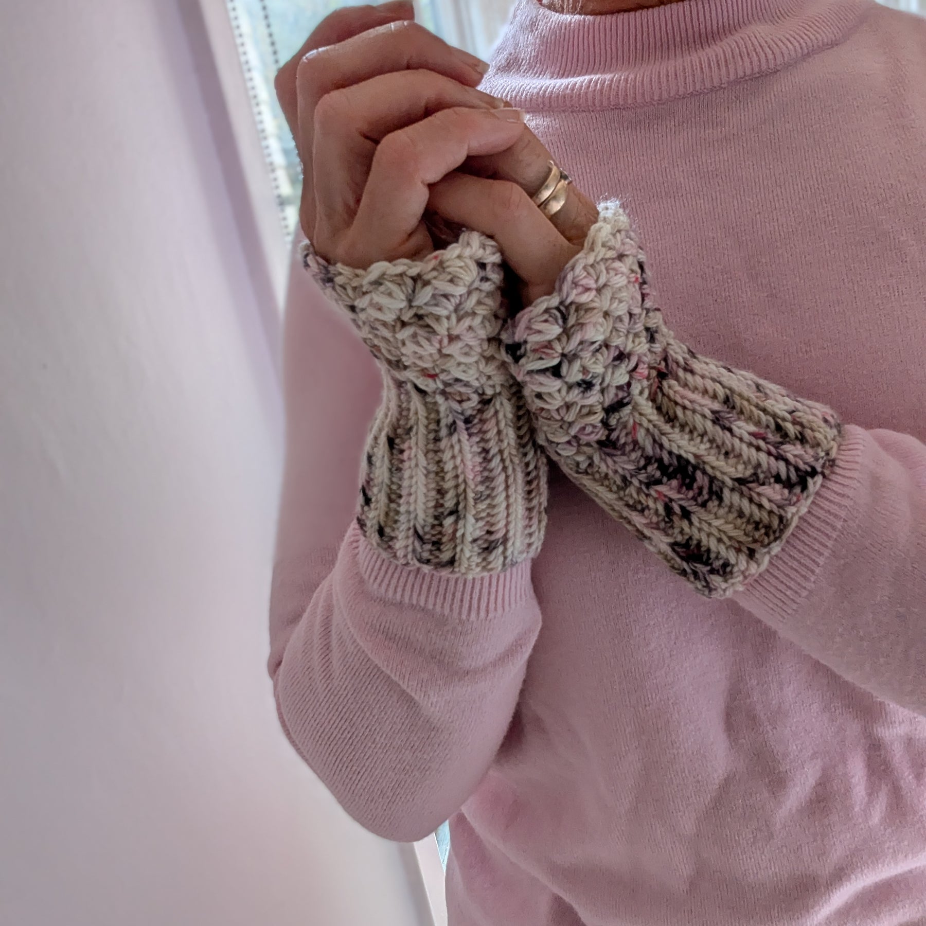 Ruffly Wrist Warmers Crochet Fingerless Gloves