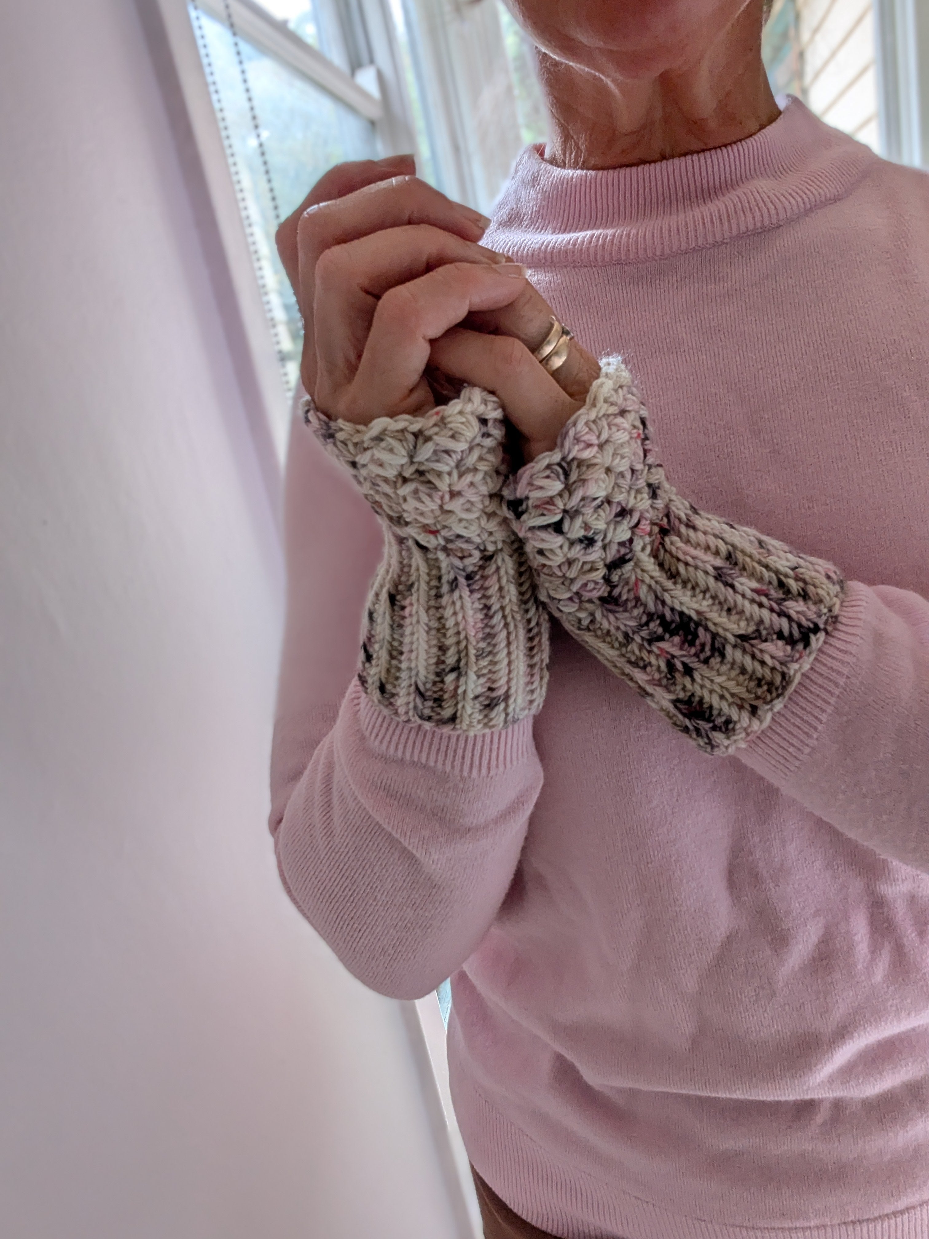 Ruffly Wrist Warmers Crochet Fingerless Gloves