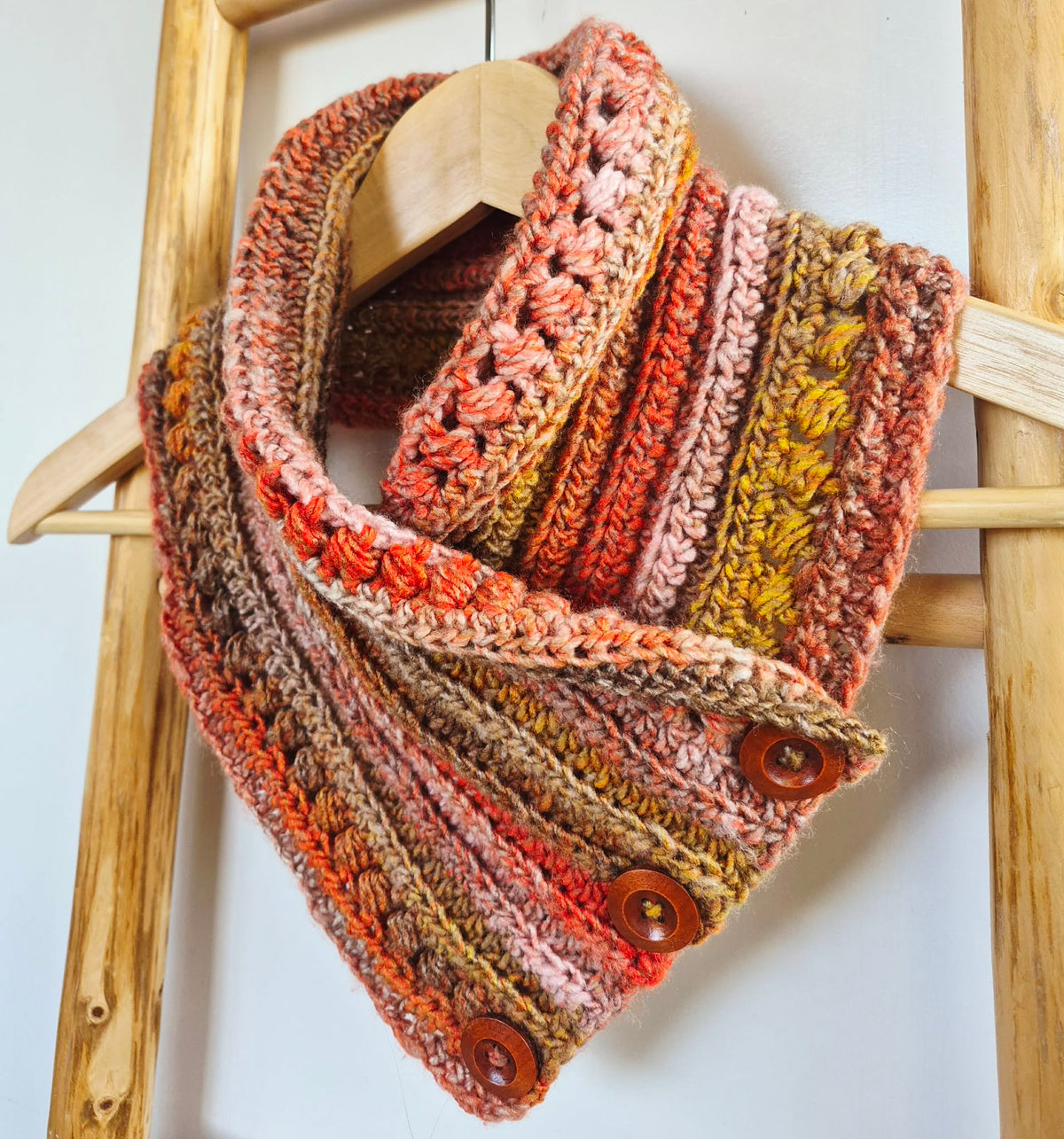Ladies Neck warmer | Cowl | Scarf | Autumn Tones | Adult | Vintage | Crochet | Buttoned