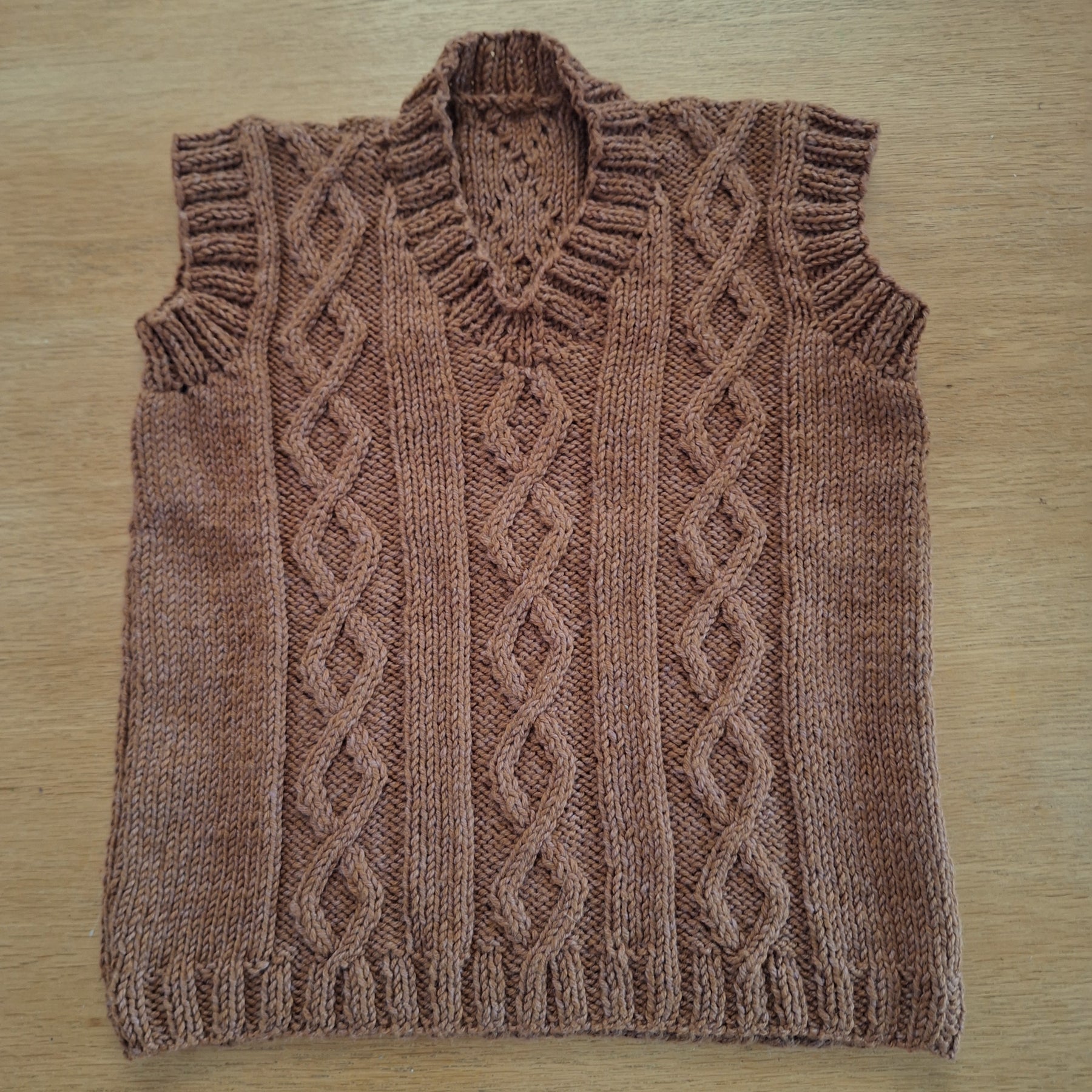 Snuggly 'Brown Bear' Toddler-Kid's Cable-knit Vest. Sz 2-4 Yrs*