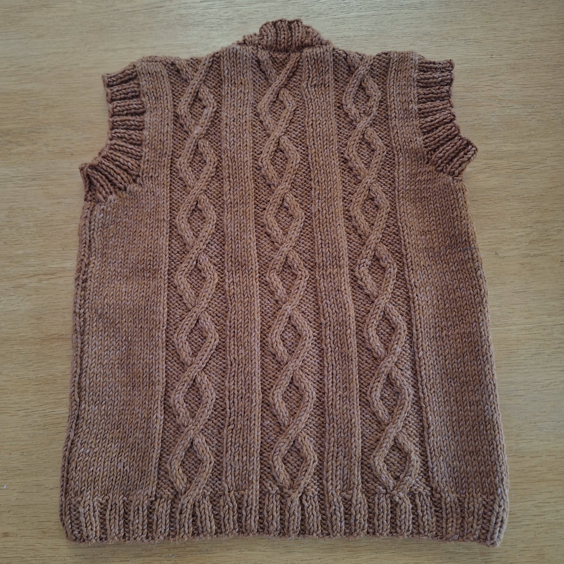 Snuggly 'Brown Bear' Toddler-Kid's Cable-knit Vest. Sz 2-4 Yrs*