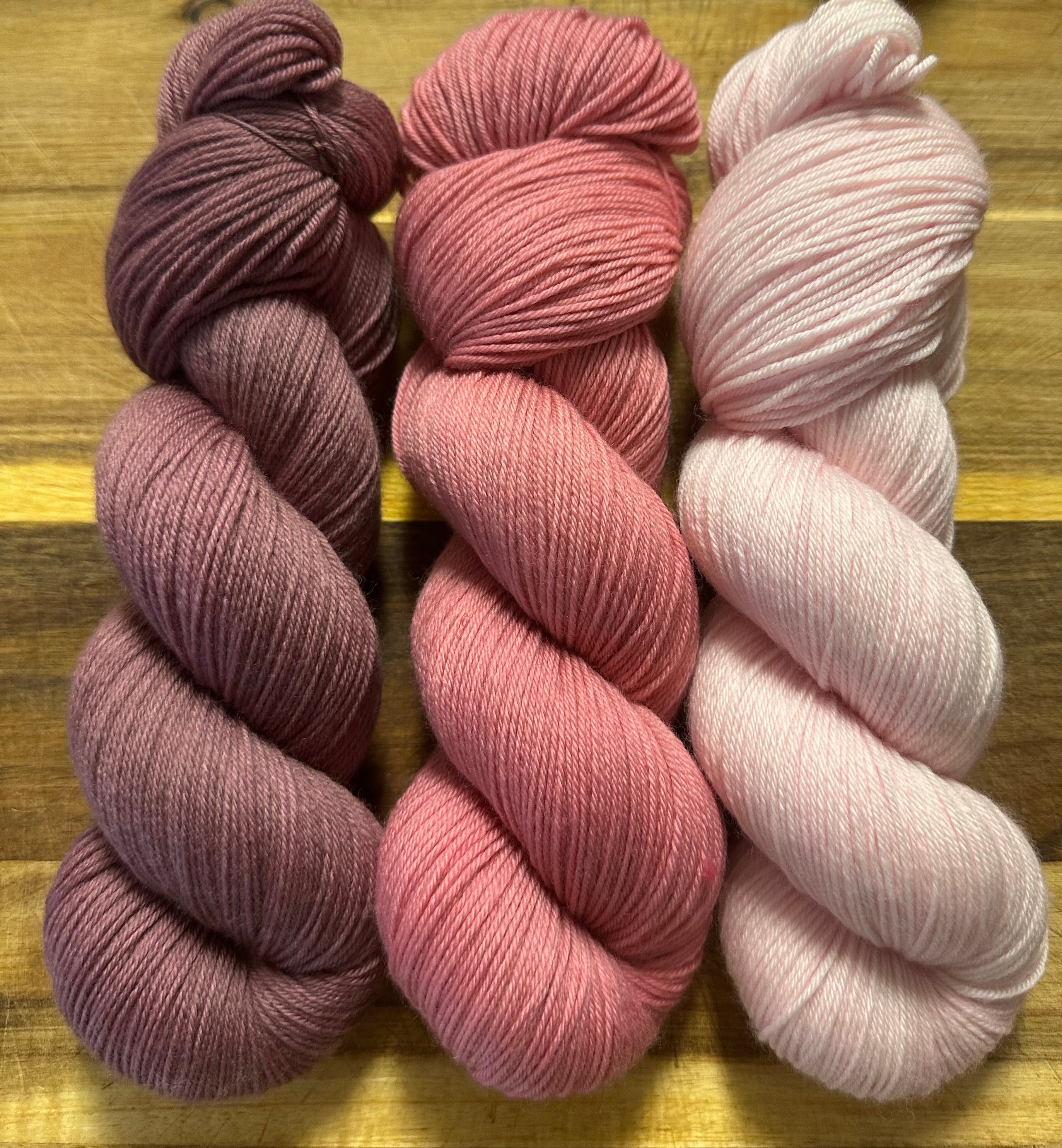 Musk Pink - 4ply Deluxe Sock Yarn