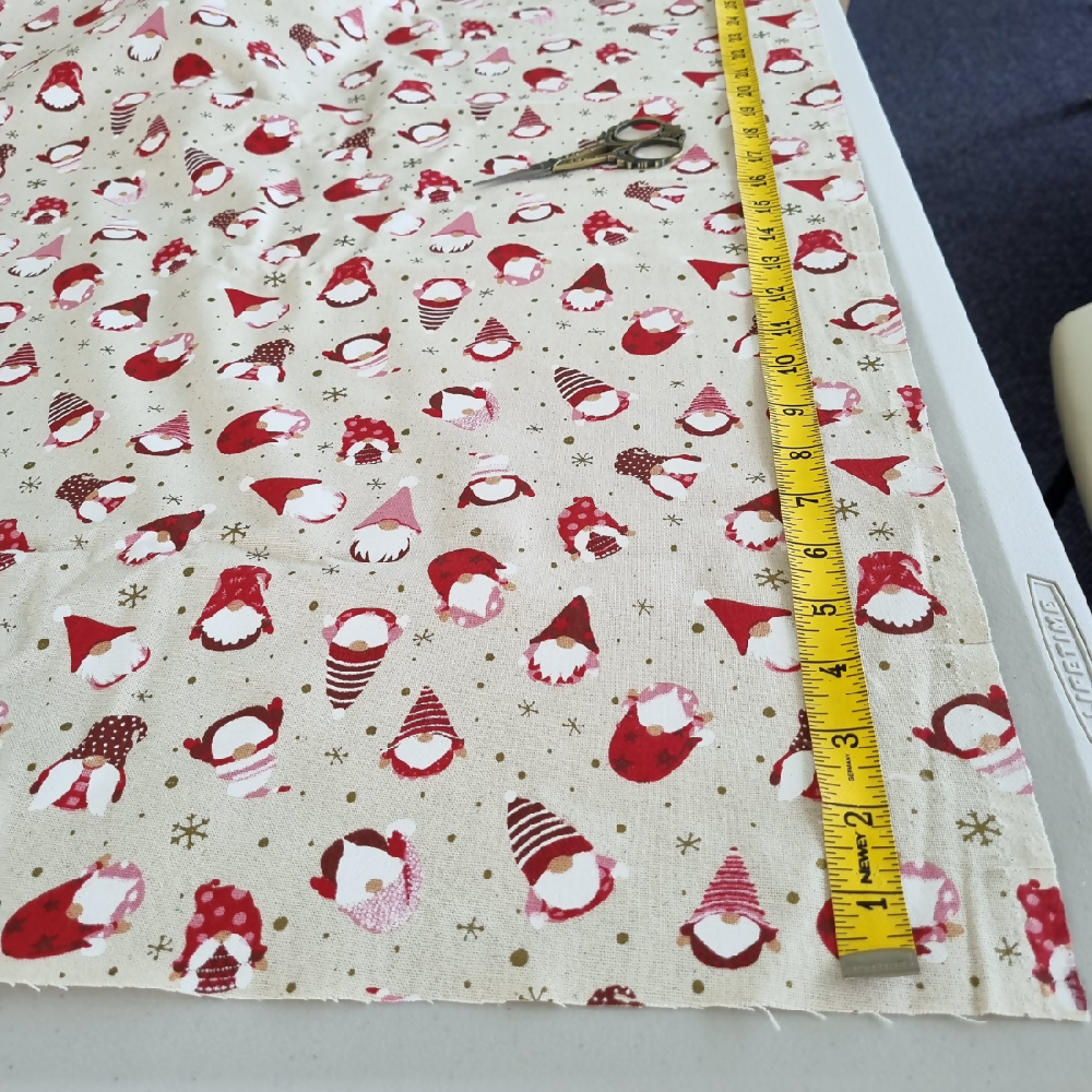 australian-artist-handmade-handwoven-christmas-cotton-fabric-gnome-tablerunner-6