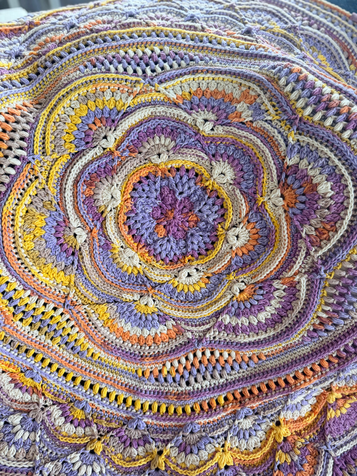 #101 Small Ripples Circular Blanket
