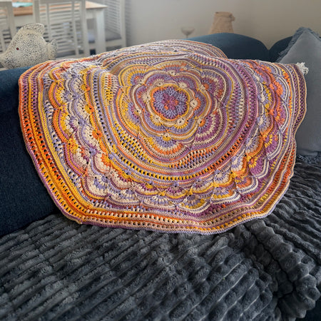 #101 Small Ripples Circular Blanket