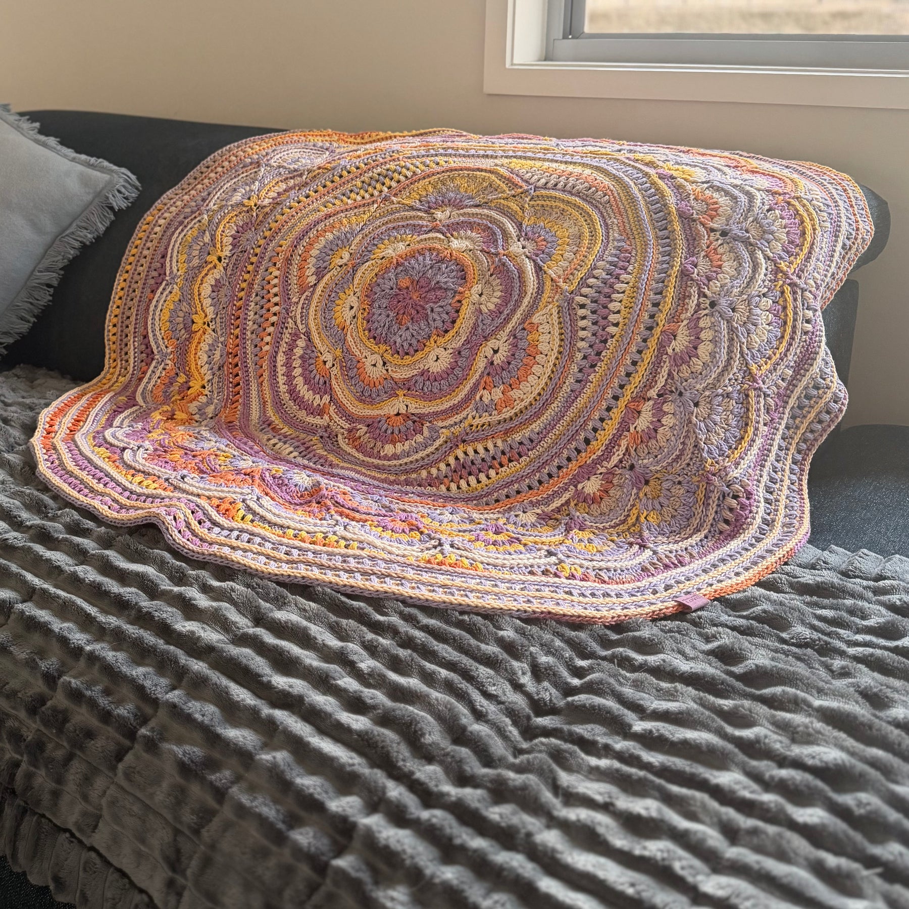#101 Small Ripples Circular Blanket