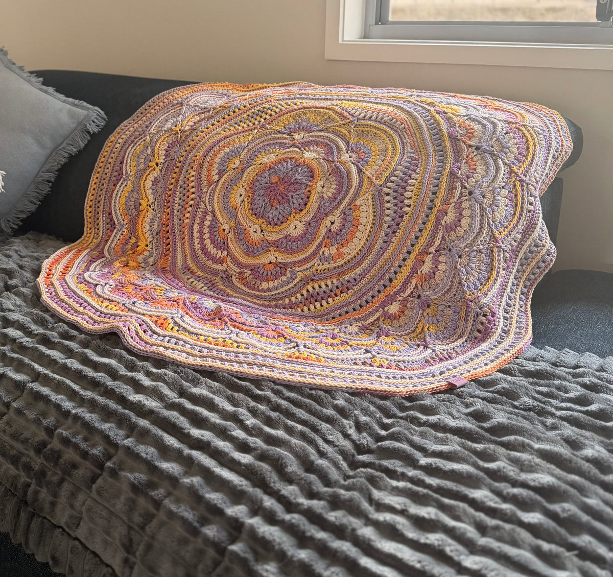 #101 Small Ripples Circular Blanket