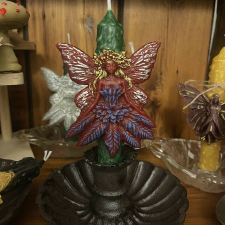 The Sidhe Queen Intention Ritual Beeswax Candle Green and Red