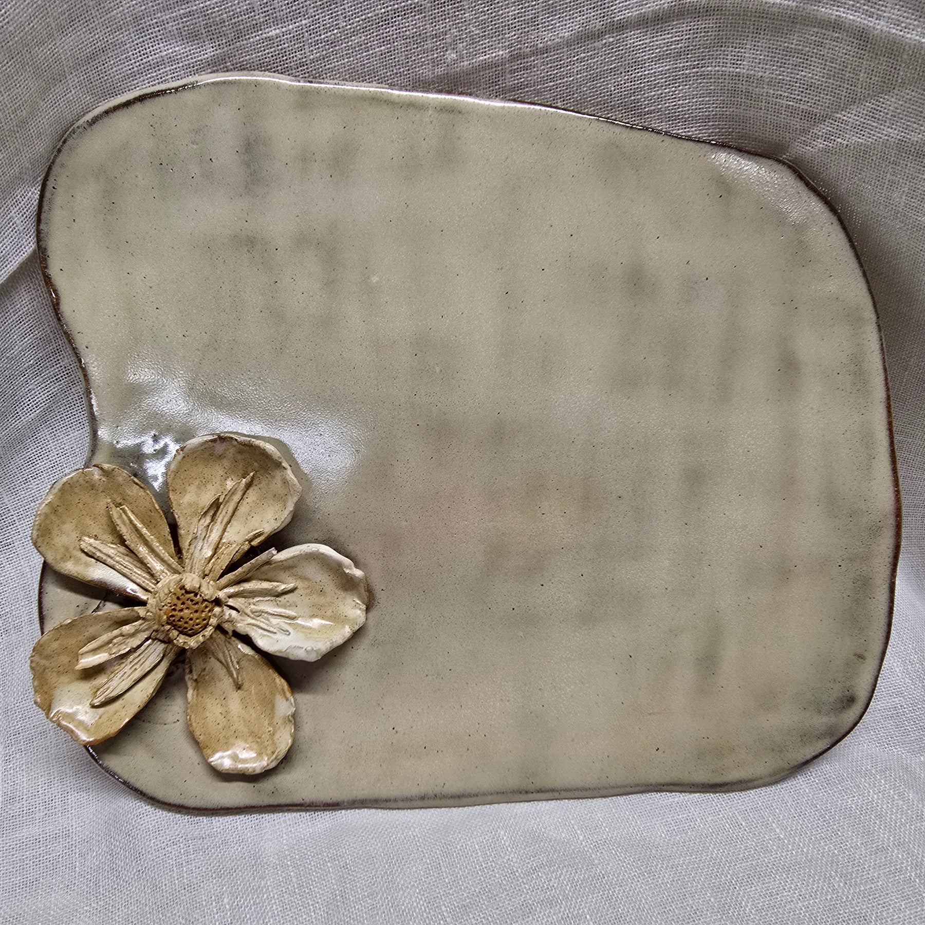 Large platter with flower