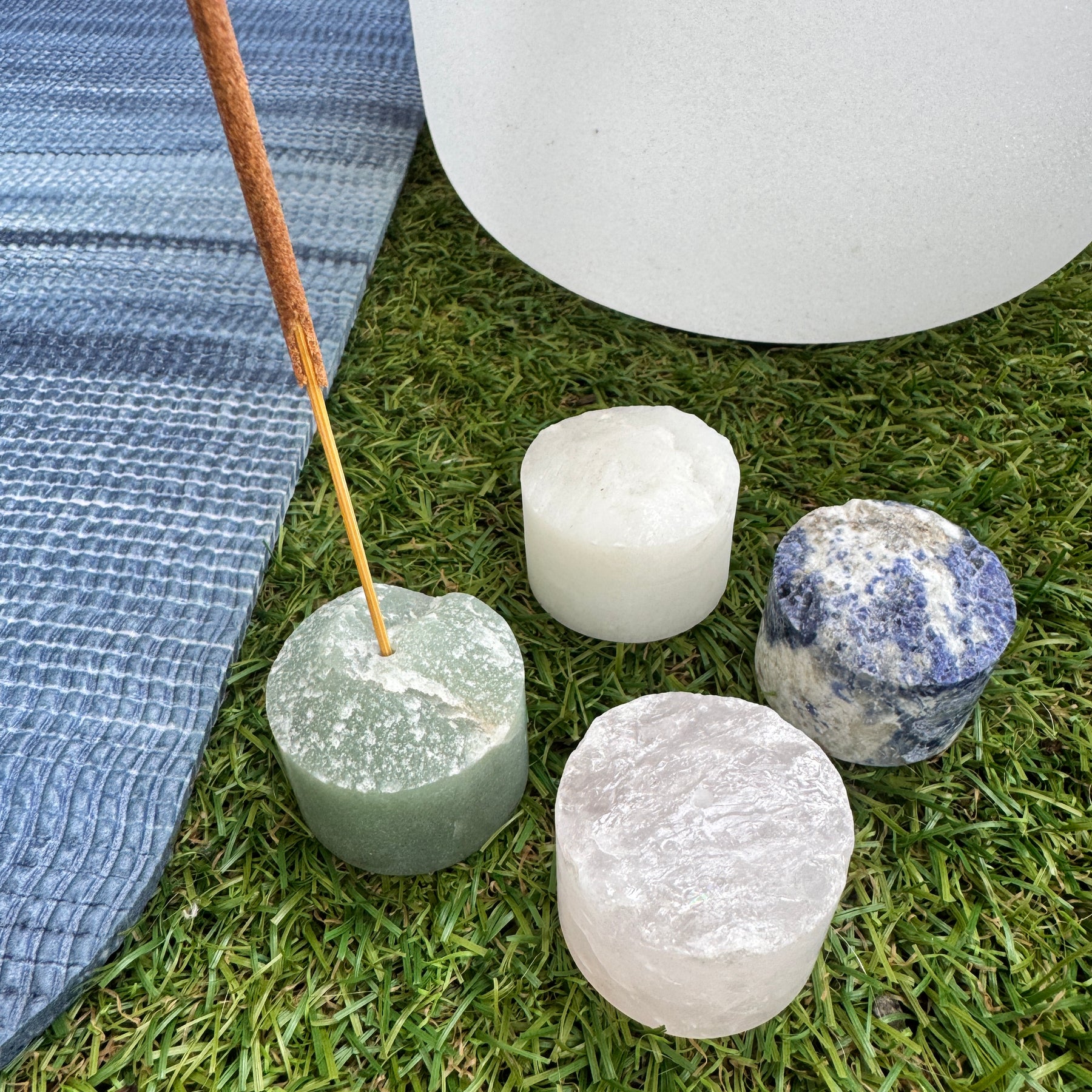 Crystal display meditation pack