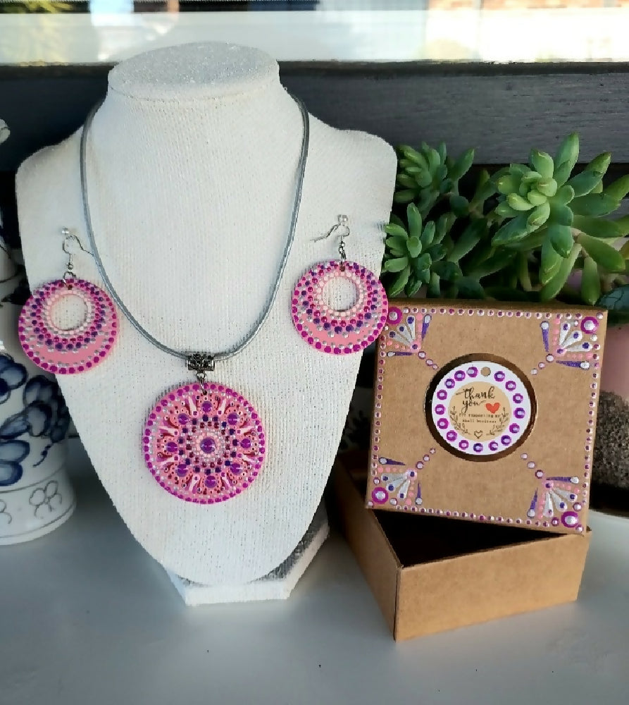 Stunning Dot Art Pendant and Earing set called "In The Pink"