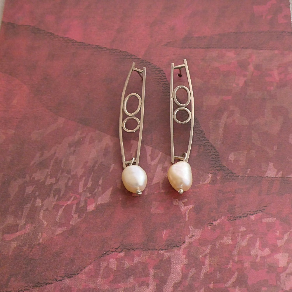Sterling silver and pearl on pink M002