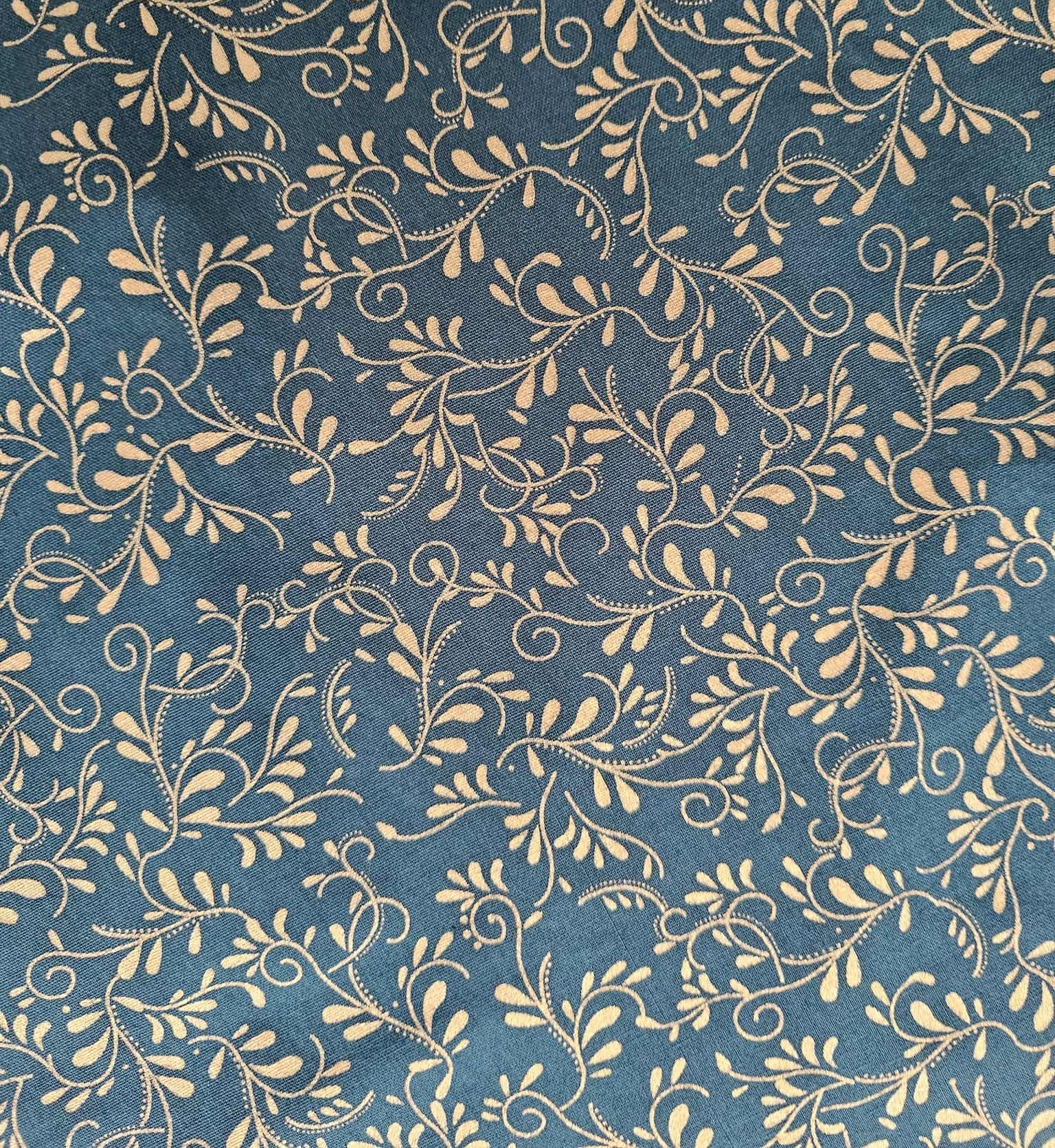 Christmas Tree Skirt - Green Sparkle