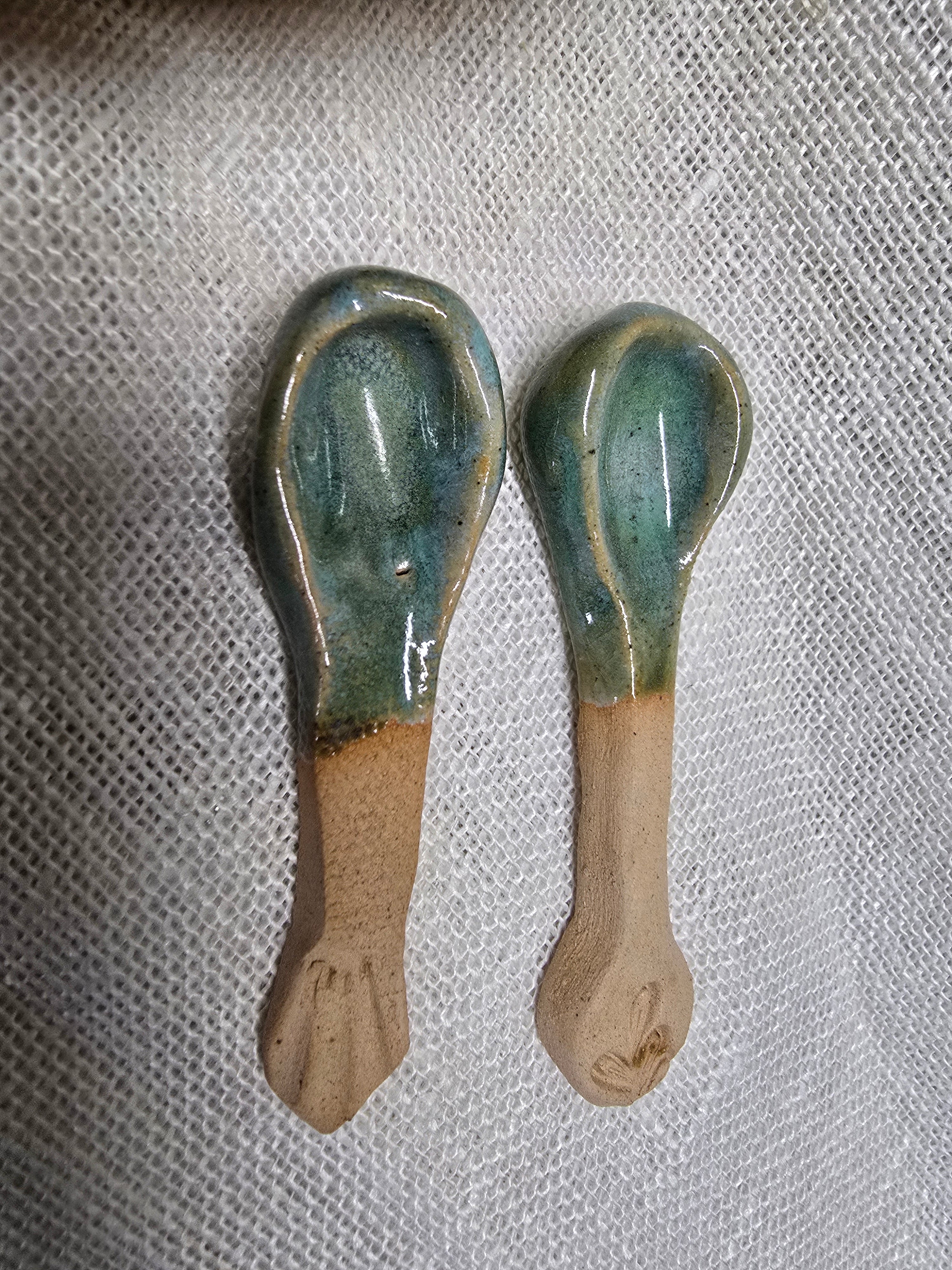 Condiment set with spoons